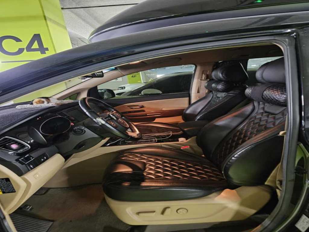 KIA Carnival - Vista 7