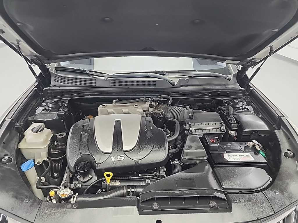 HYUNDAI Grandeur - Vista 5