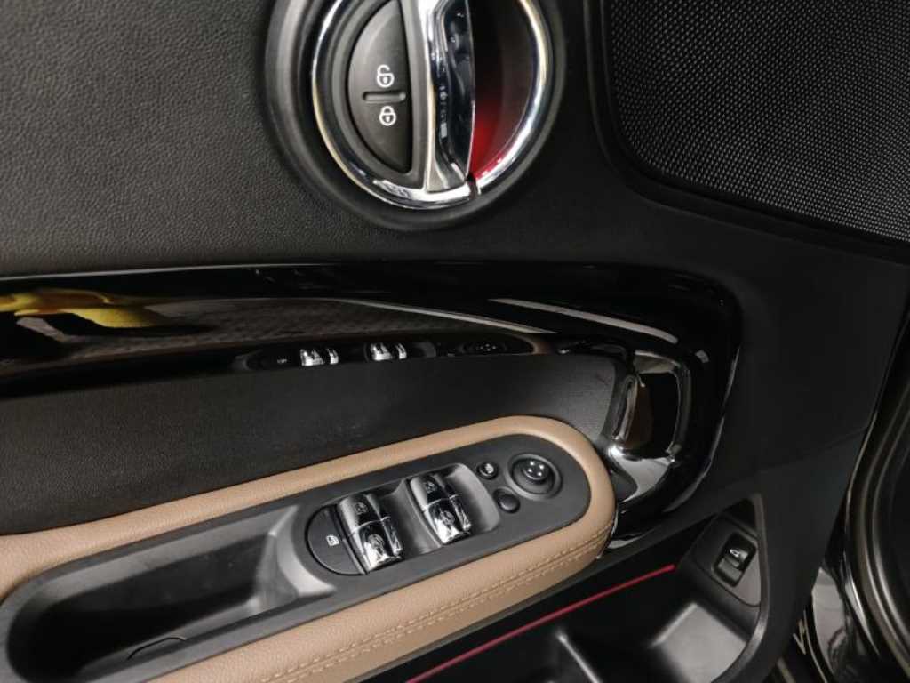 Mini Countryman - Vista 8