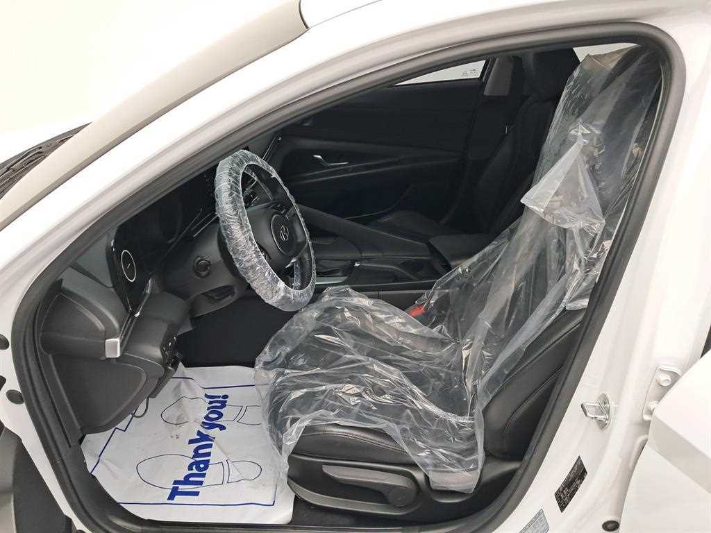 HYUNDAI Avante - Vista 11