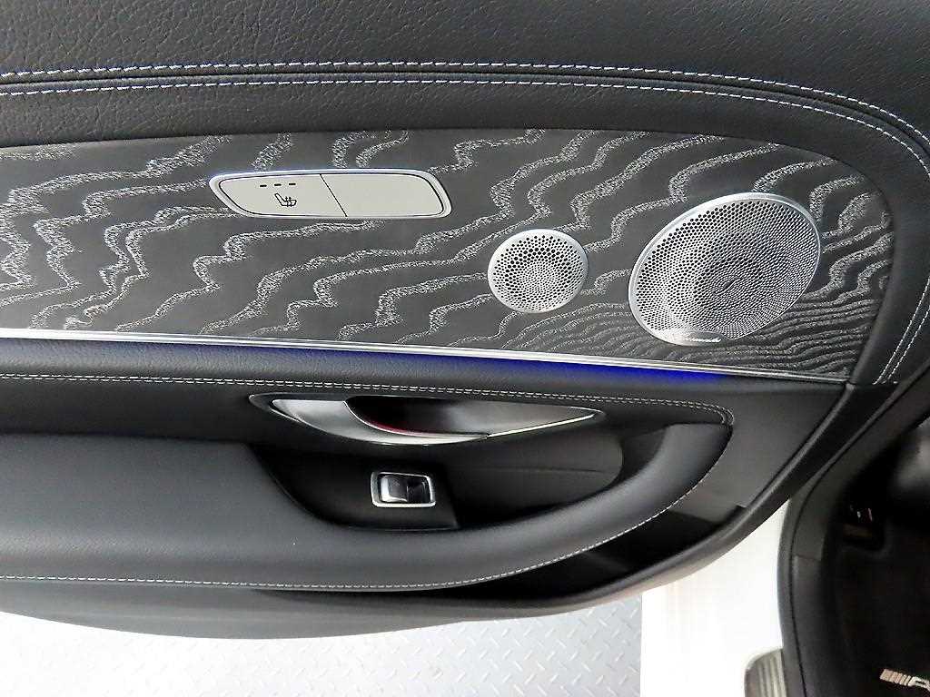 Mercedes Benz E class - Vista 12