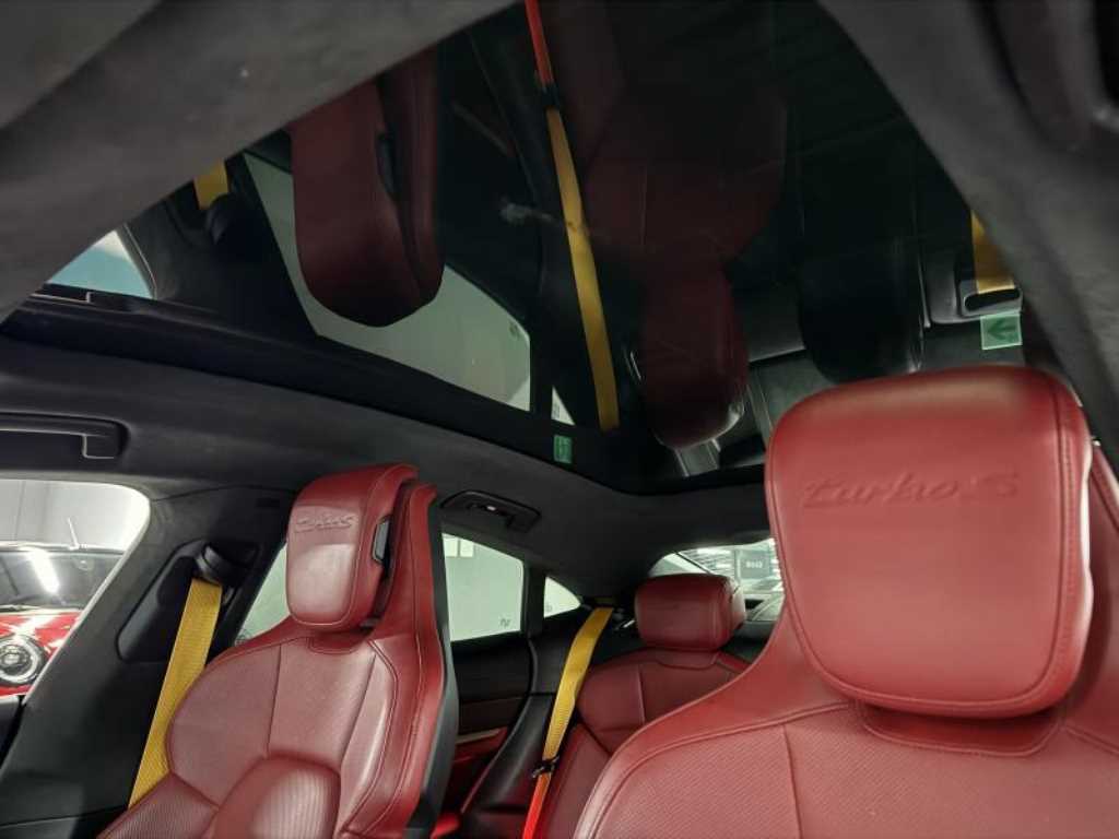 Porsche Taycan - Vista 11