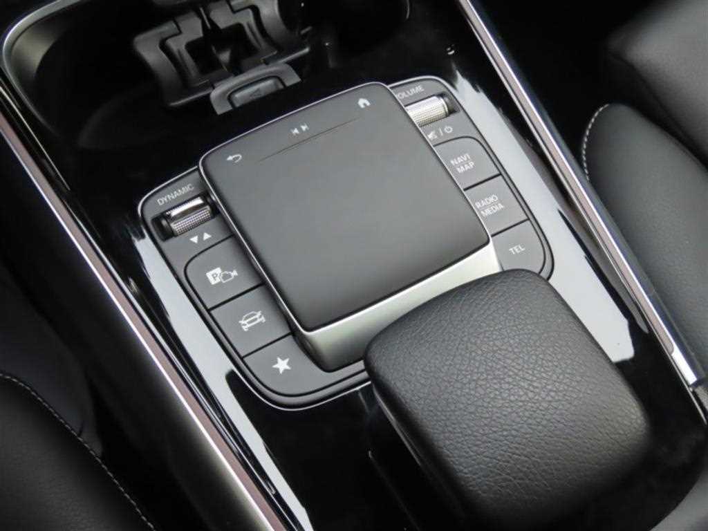 Mercedes Benz GLB Class - Vista 7