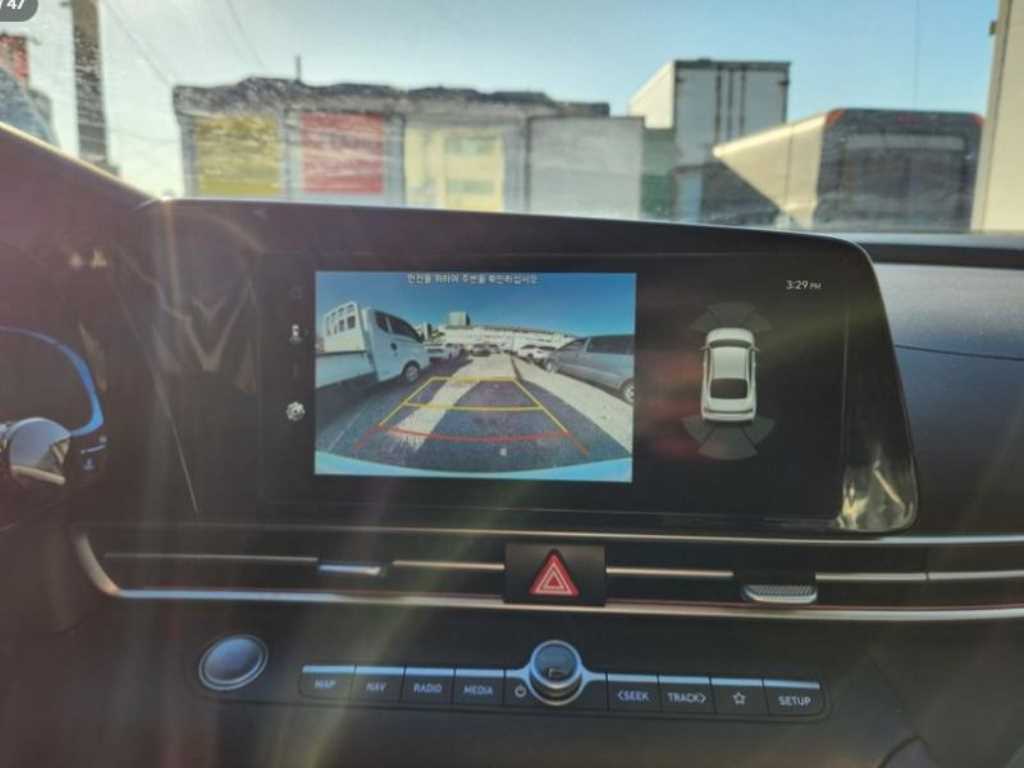 HYUNDAI Avante - Vista 6