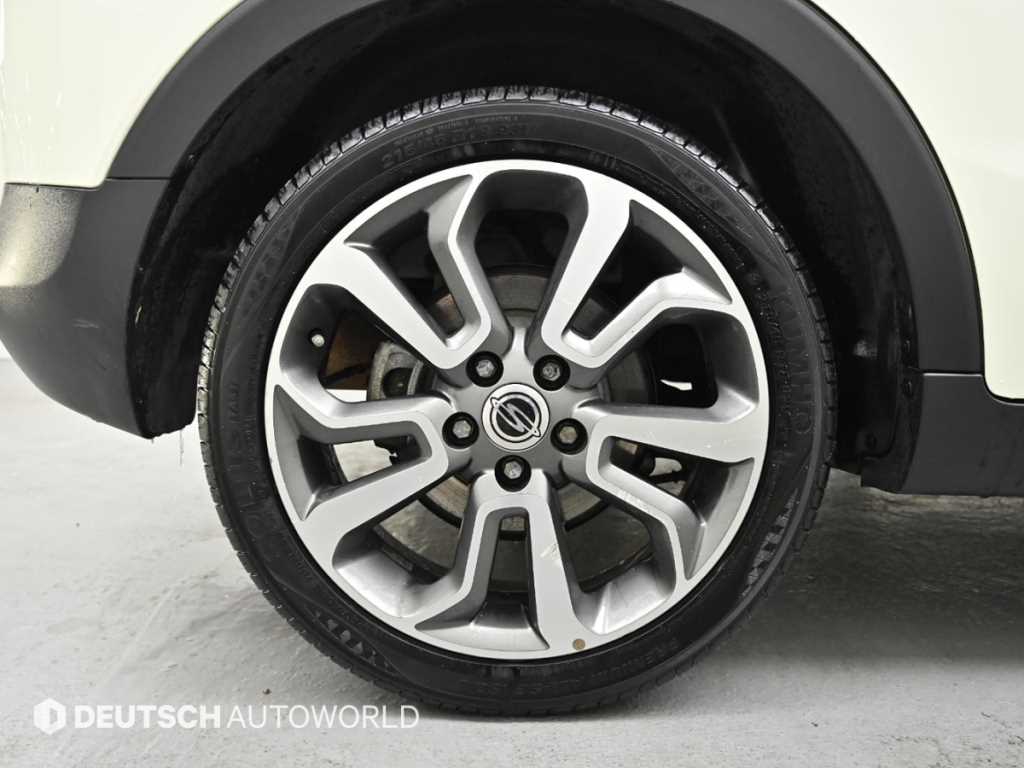 Ssangyong Tivoli - Vista 5