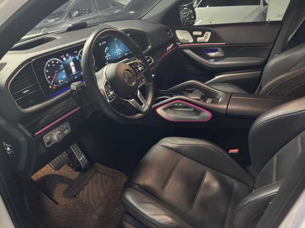 Mercedes Benz GLE Class - Vista 8