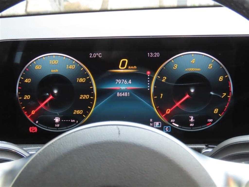 Mercedes Benz GLB Class - Vista 5