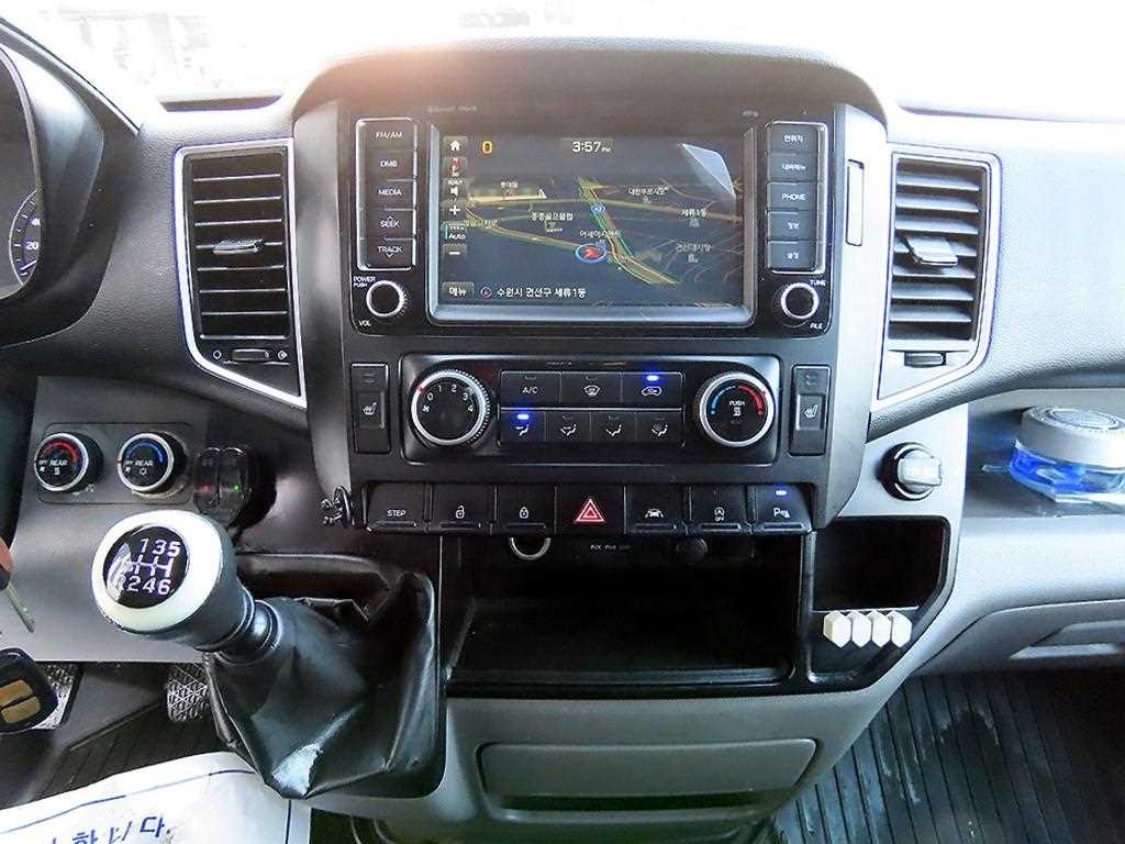 HYUNDAI Solati 2015 Amarillo - Importación desde Corea - HF Imports Iquique - Foto 14