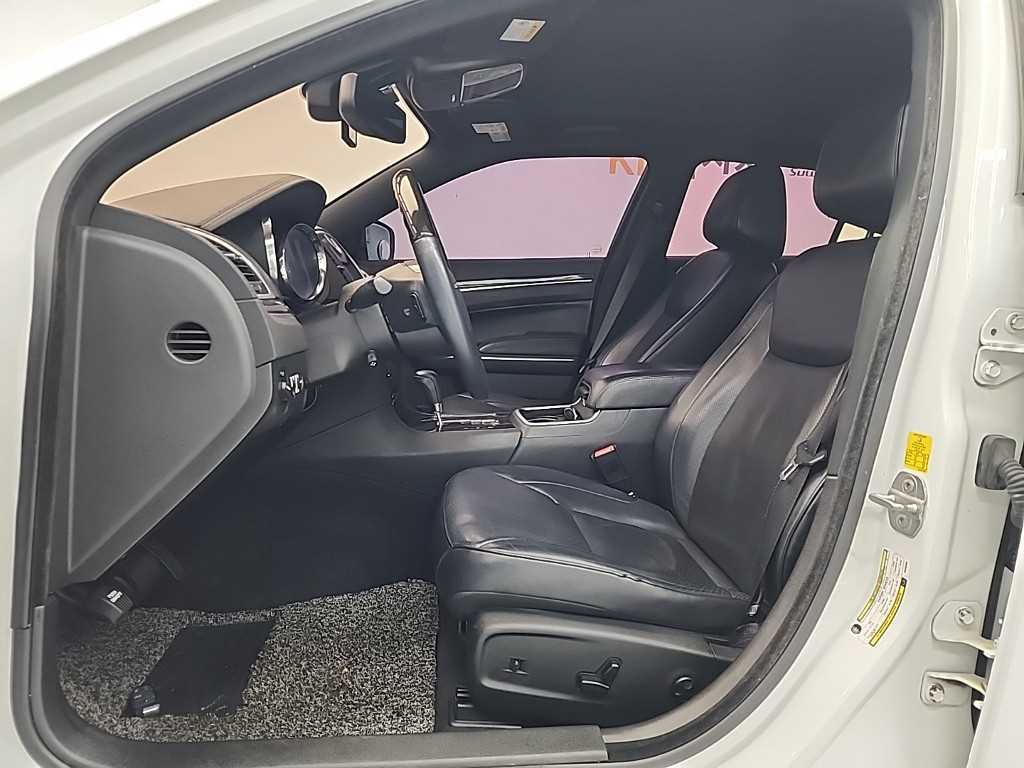 Chrysler 300C - Vista 11