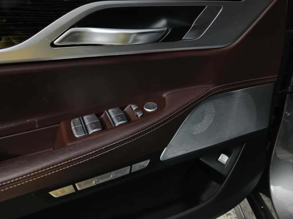 BMW 7 Series - Vista 9