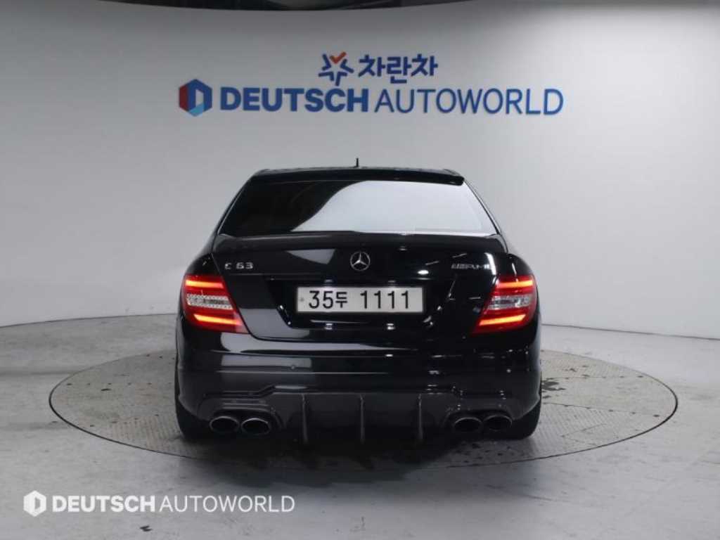 Mercedes Benz C Class - Vista 4