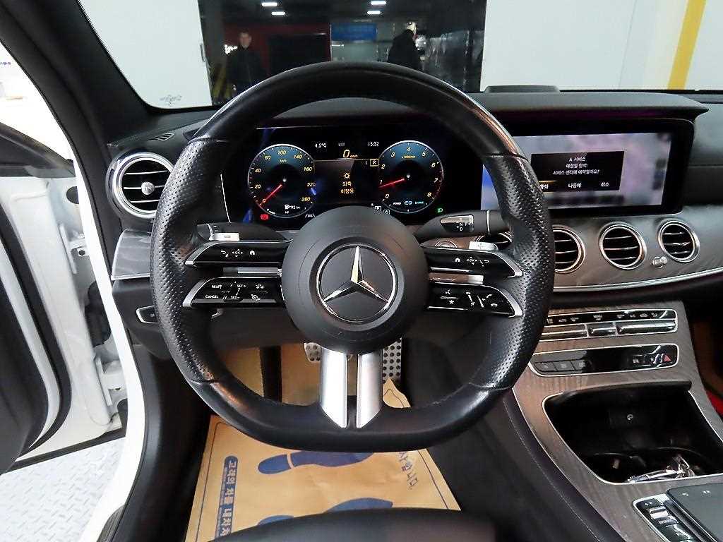 Mercedes Benz E class - Vista 9