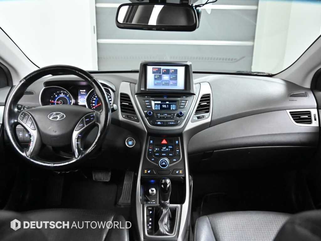 HYUNDAI Avante - Vista 7