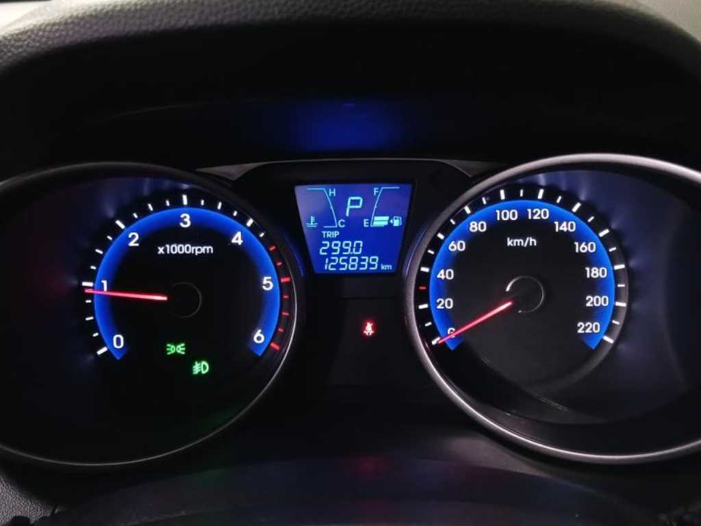 HYUNDAI Tucson - Vista 10