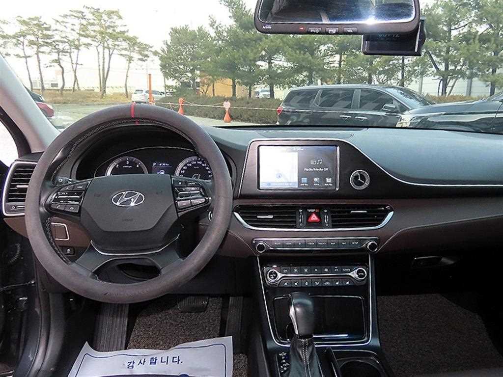HYUNDAI Grandeur - Vista 7