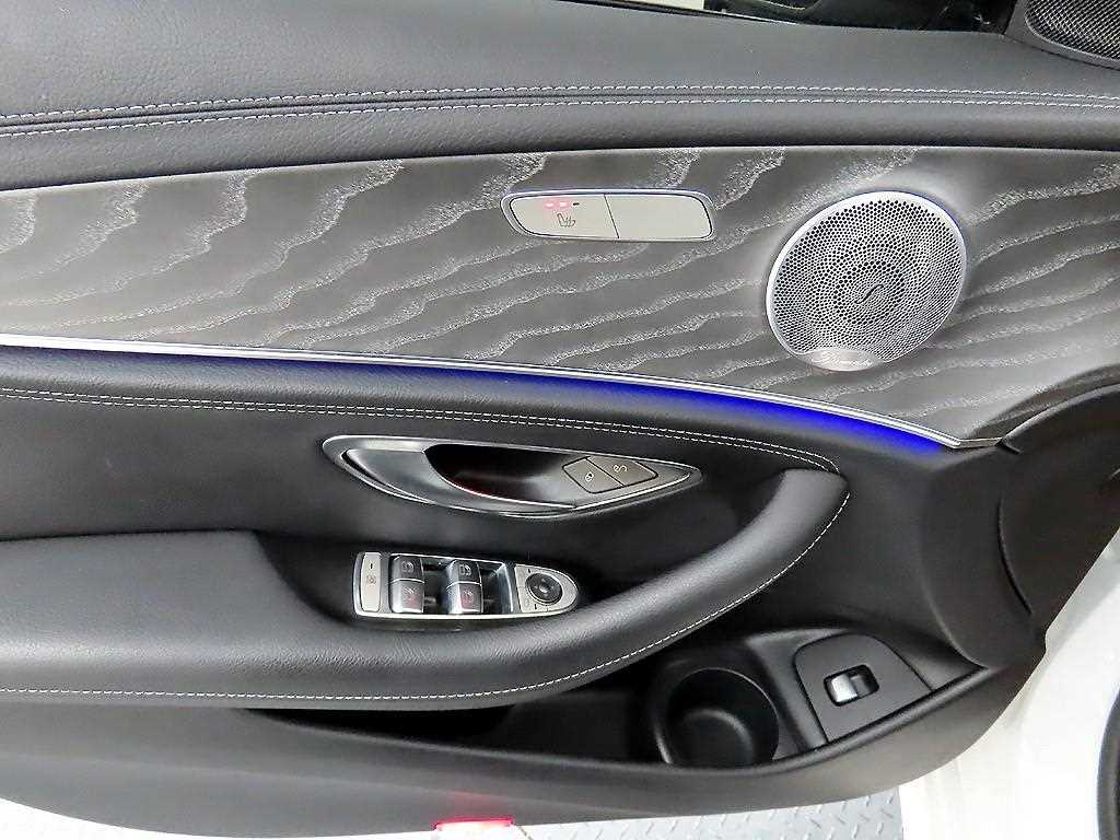 Mercedes Benz E class - Vista 11