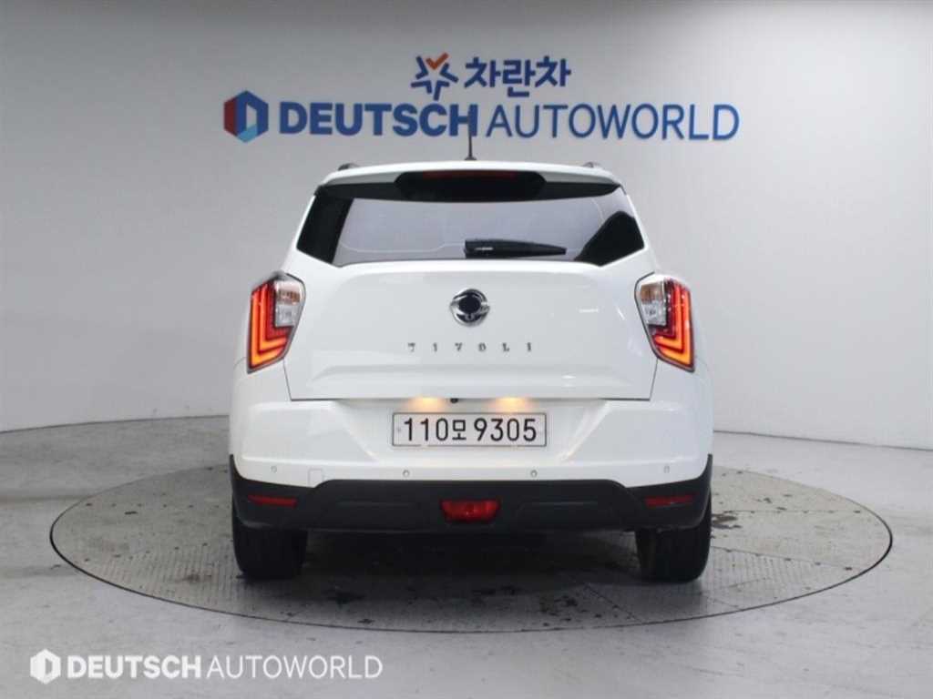 Ssangyong Tivoli - Vista 4