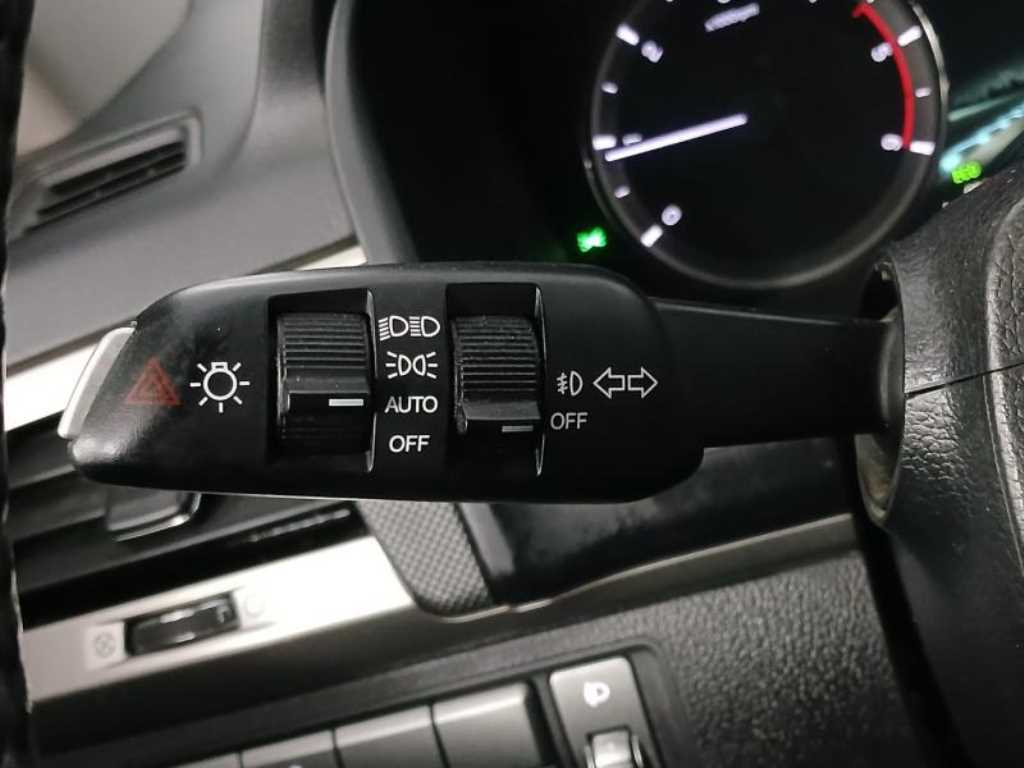 Ssangyong Rexton - Vista 10