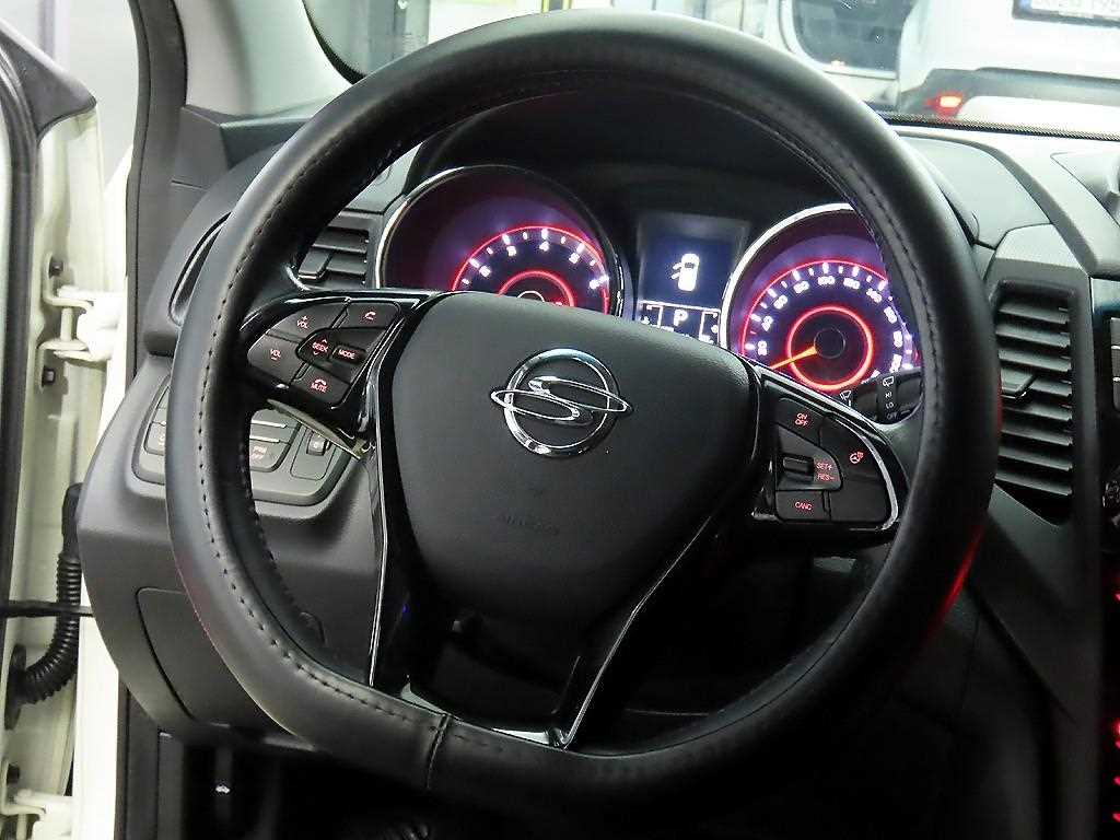 Ssangyong Tivoli - Vista 8