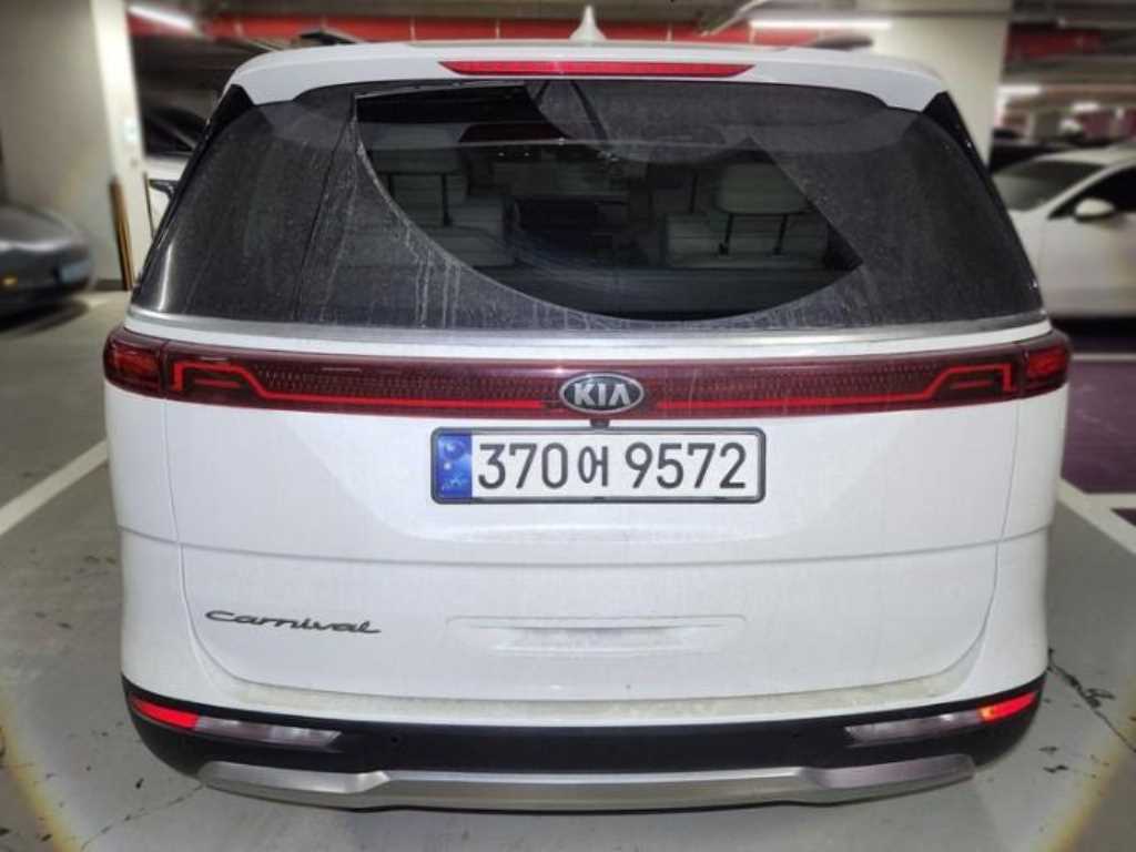 KIA Carnival - Vista 4