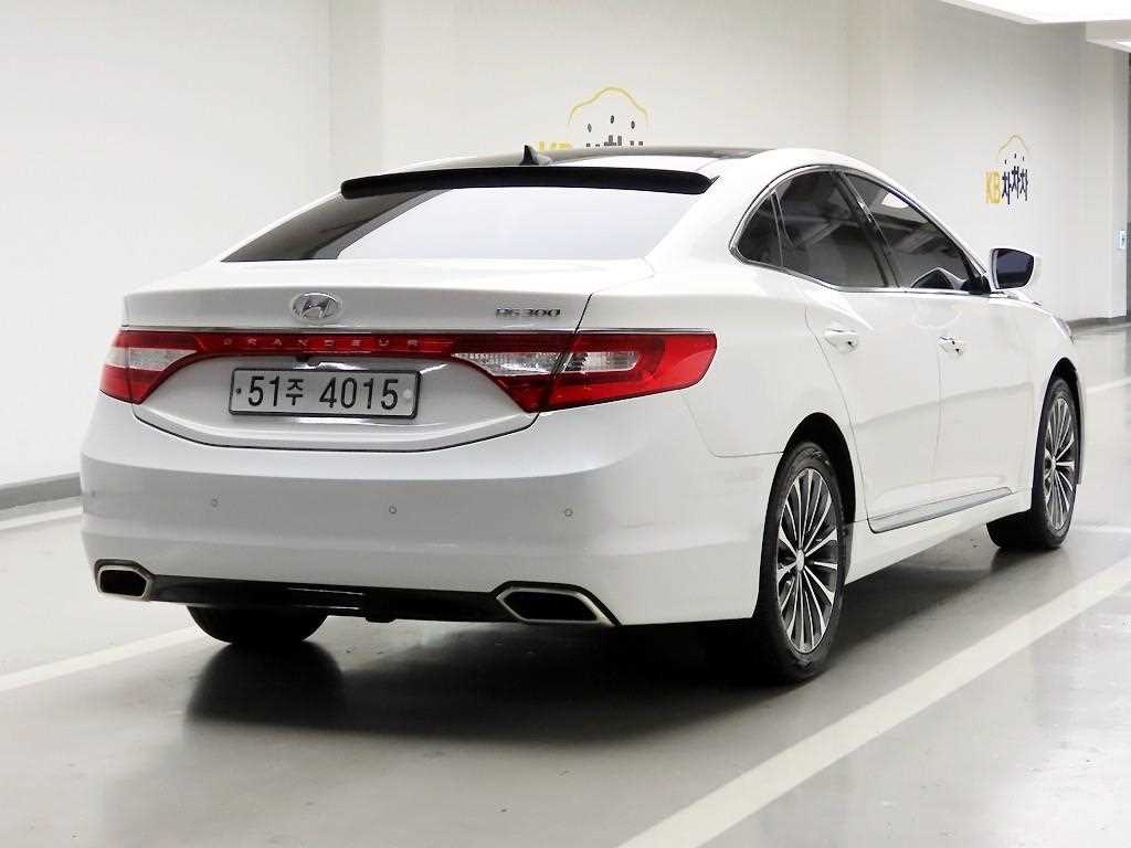 HYUNDAI Grandeur - Vista 4