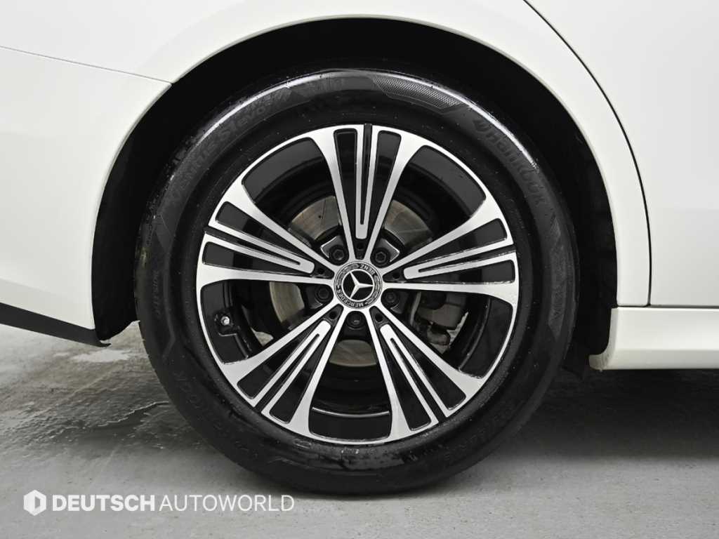 Mercedes Benz E class - Vista 5