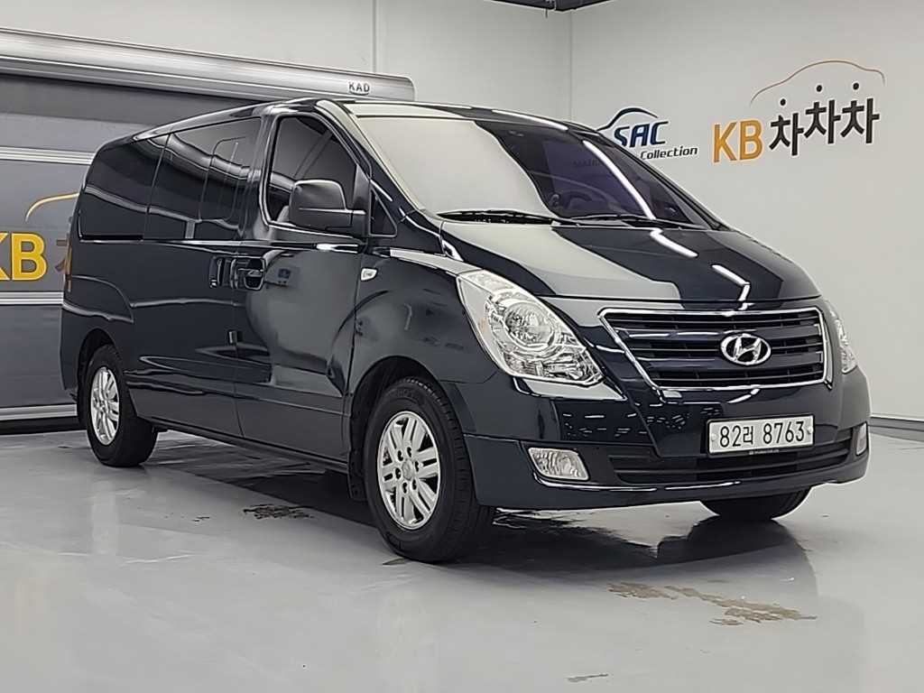HYUNDAI Starex - Vista 4