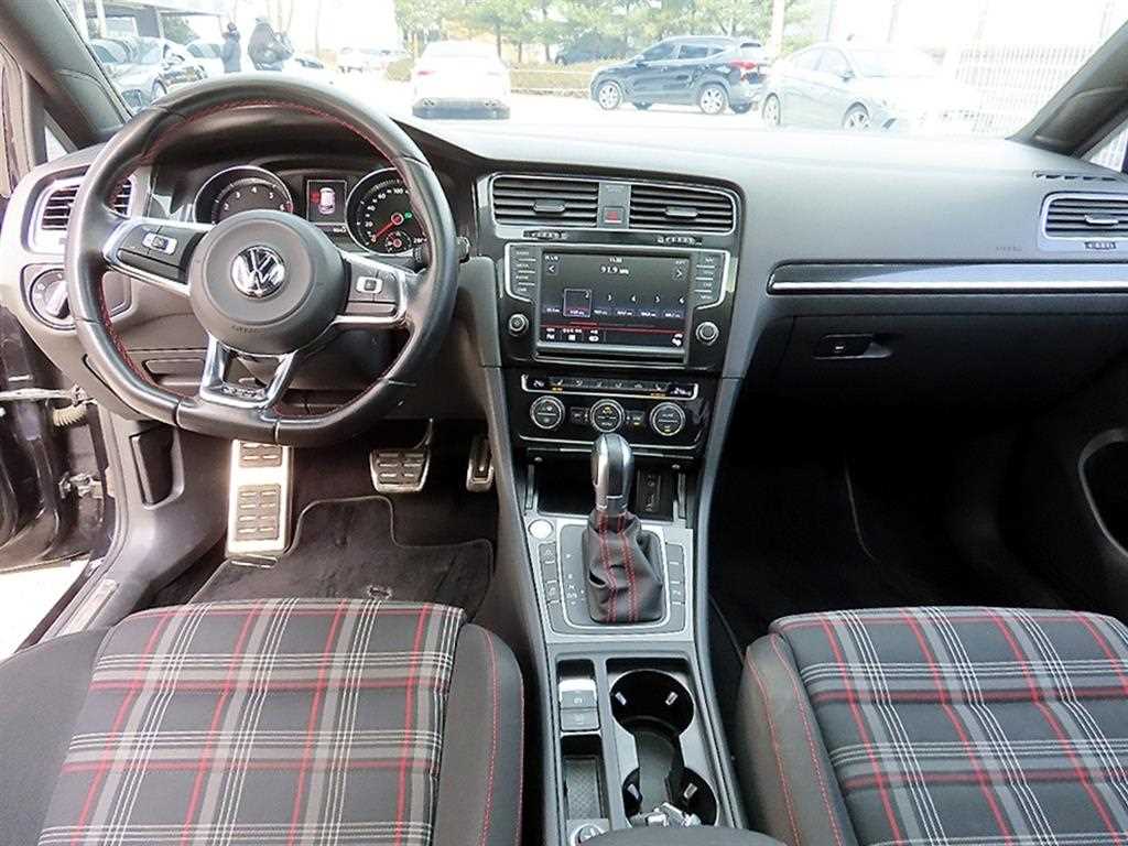 Volkswagen Golf - Vista 7
