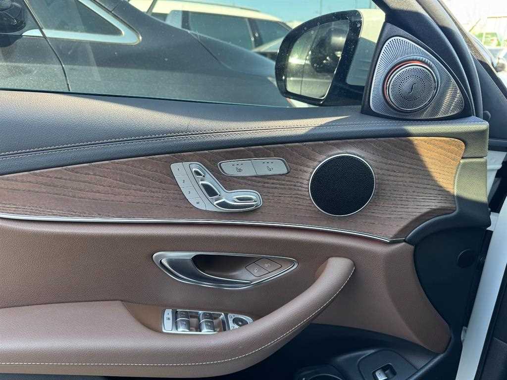 Mercedes Benz E class - Vista 9