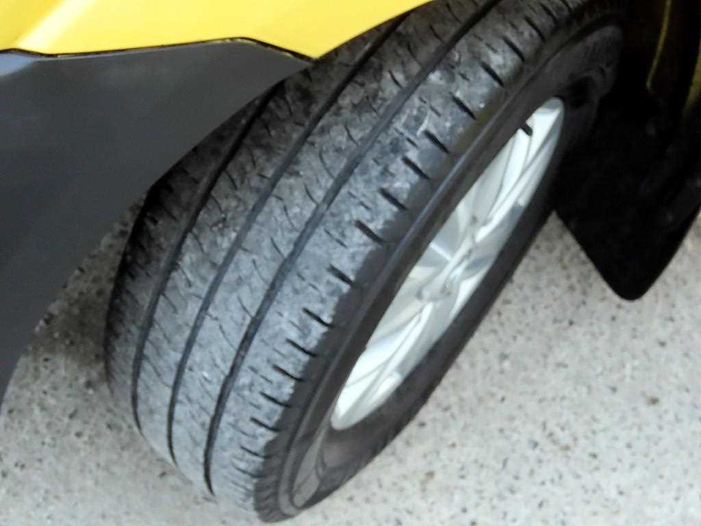 HYUNDAI Solati 2015 Amarillo - Importación desde Corea - HF Imports Iquique - Foto 20