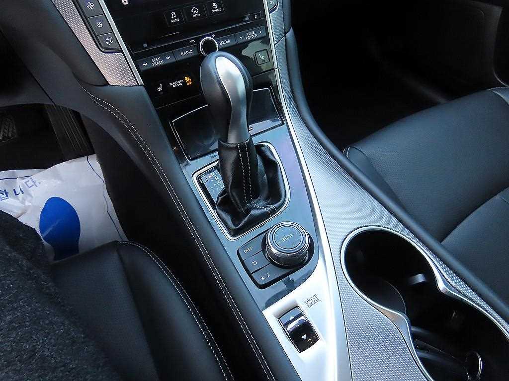 Infiniti Q - Vista 10