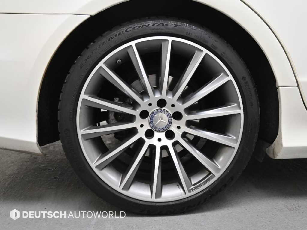 Mercedes Benz CLS Class - Vista 5