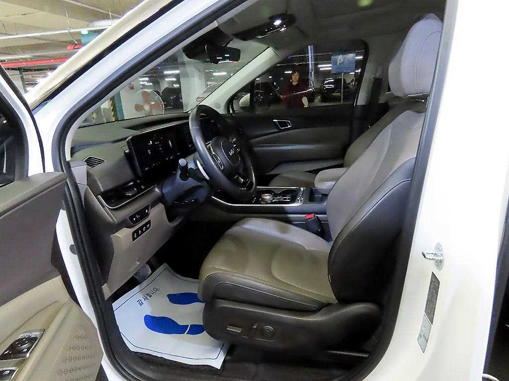 KIA Carnival - Vista 6