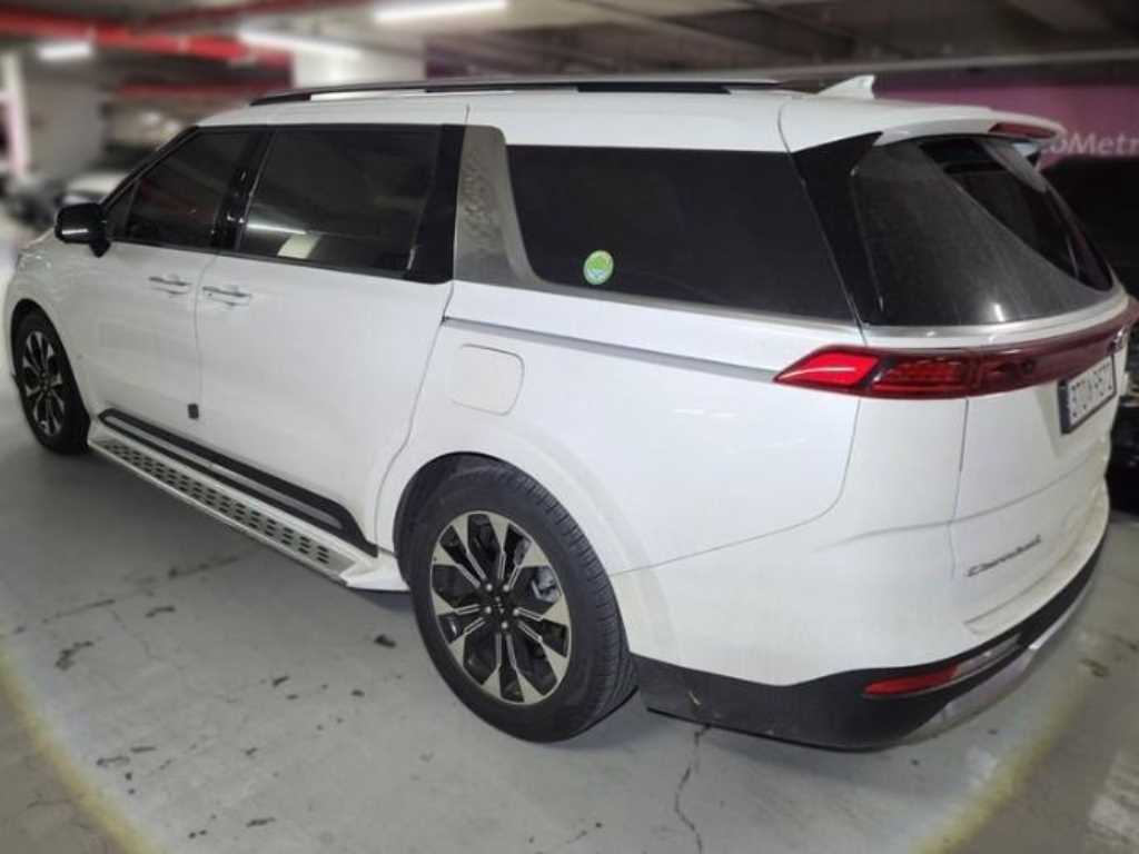 KIA Carnival - Vista 5