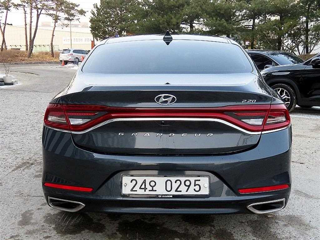 HYUNDAI Grandeur - Vista 4