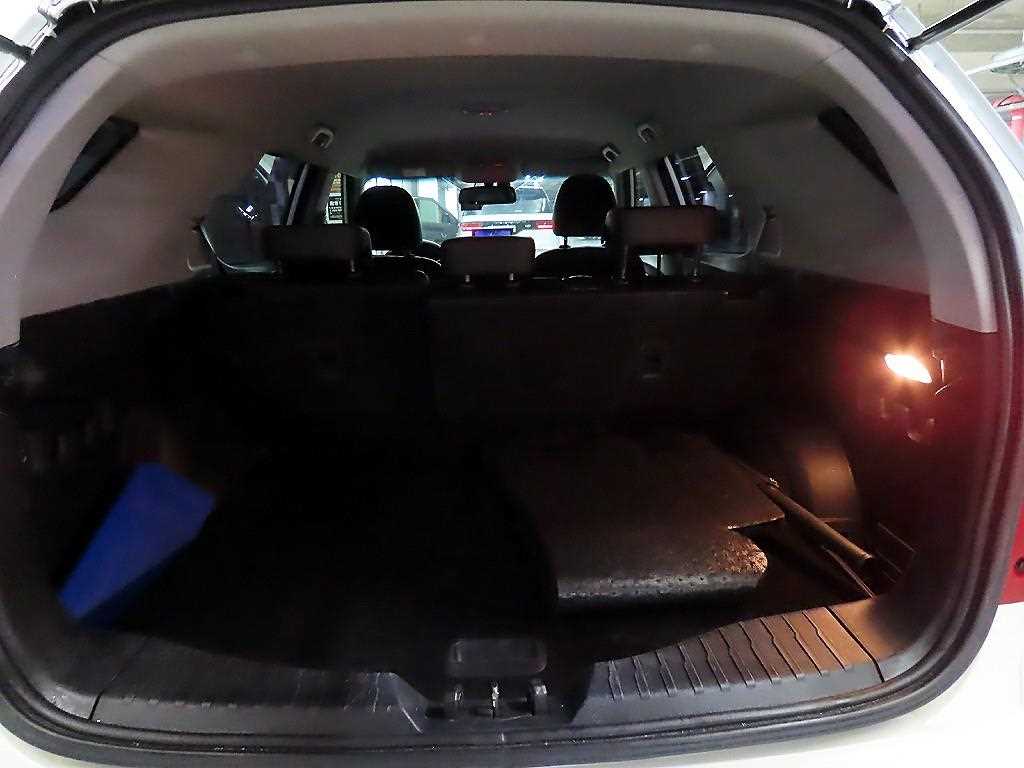 Ssangyong Tivoli 2016 Blanco - Importación desde Corea - HF Imports Iquique - Foto 17