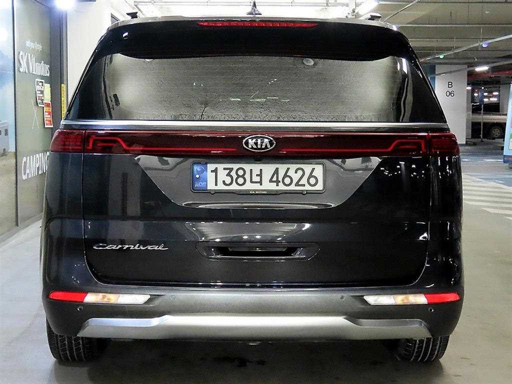 KIA Carnival - Vista 5