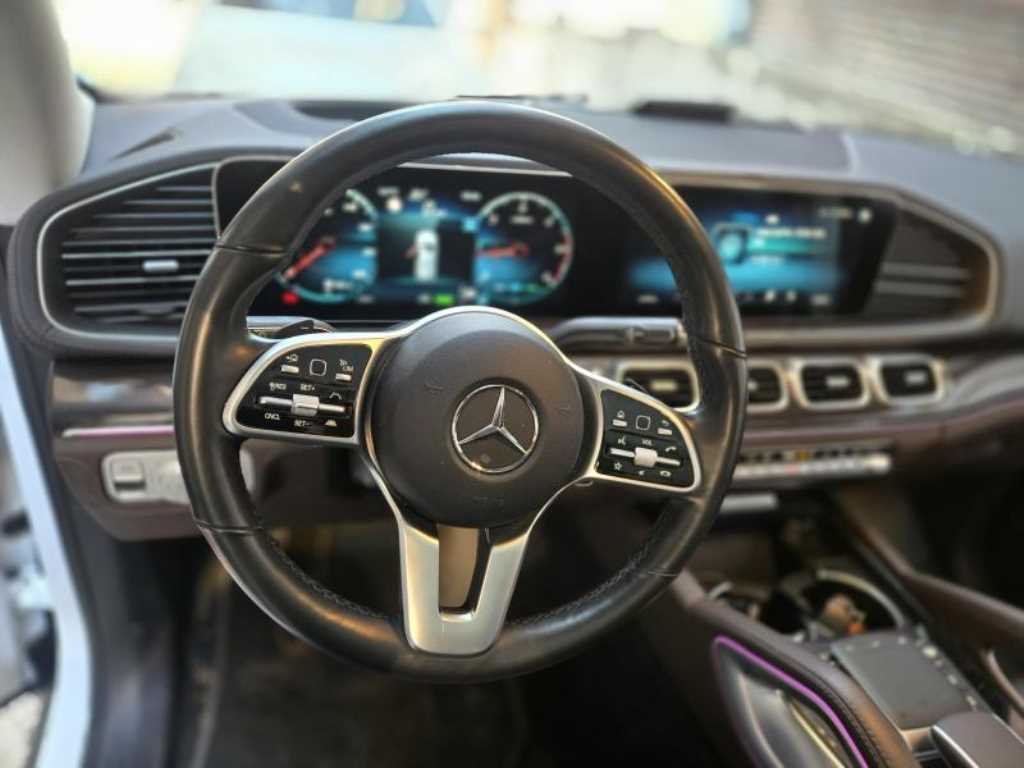 Mercedes Benz GLE Class - Vista 8