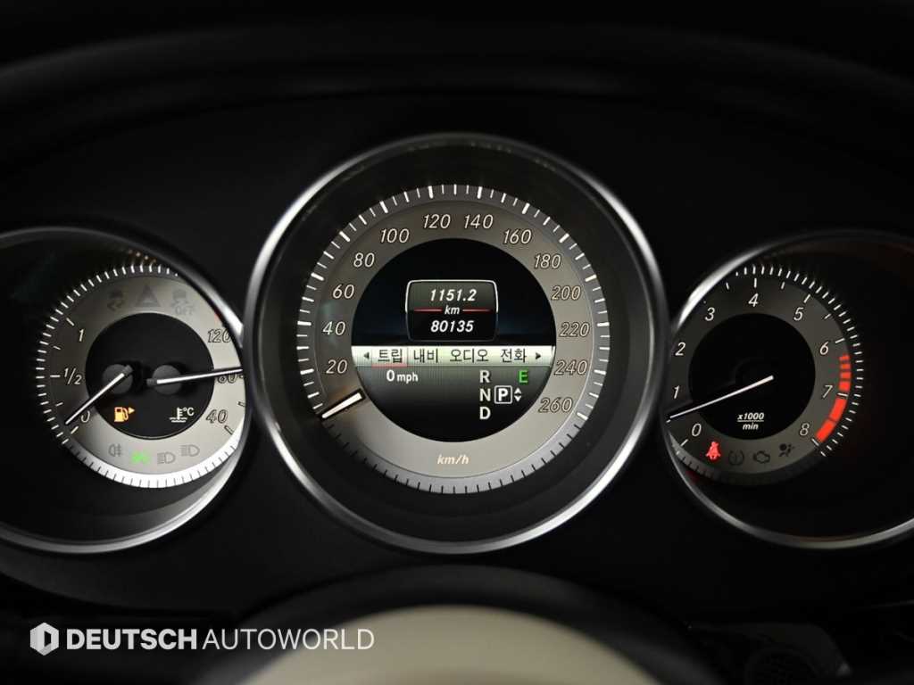 Mercedes Benz CLS Class - Vista 8