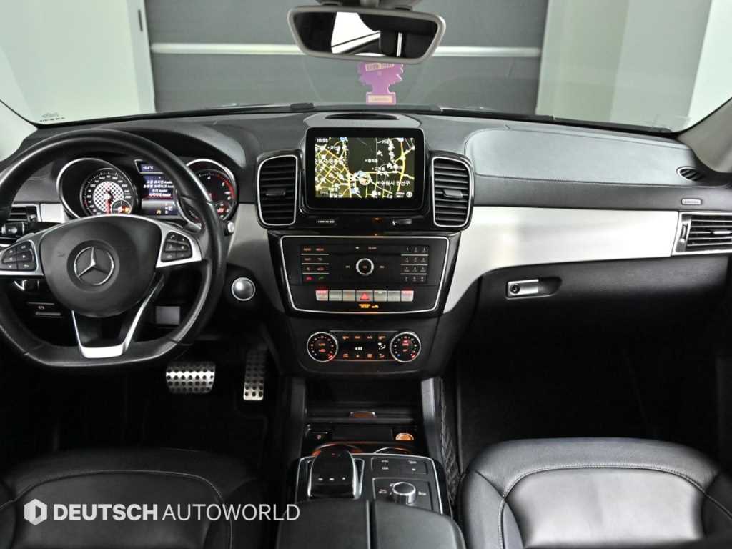 Mercedes Benz GLE Class - Vista 7