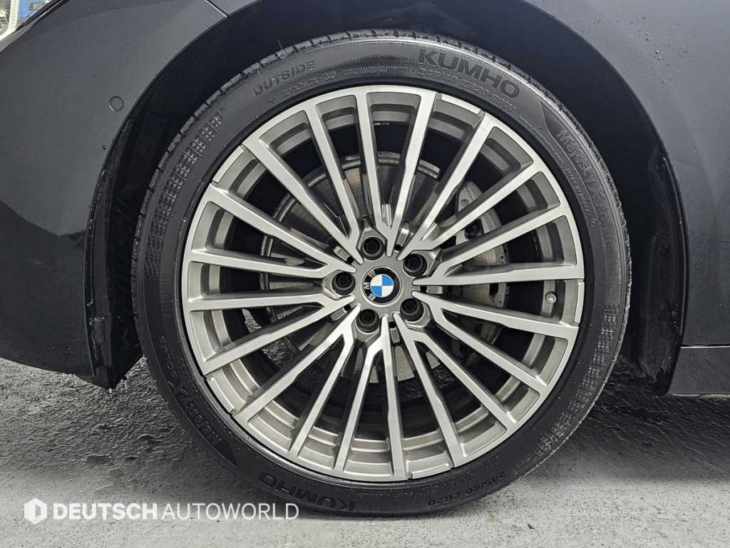 BMW 7 Series - Vista 5