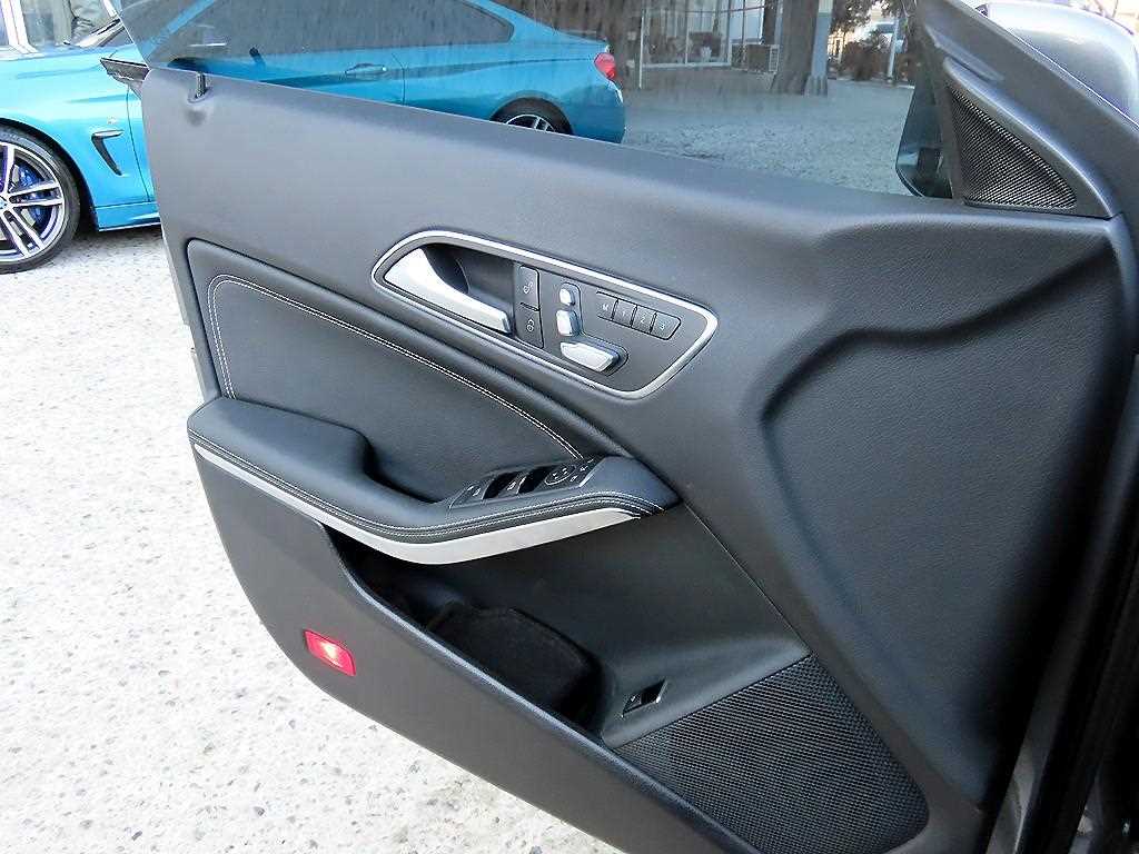 Mercedes Benz CLA Class - Vista 11