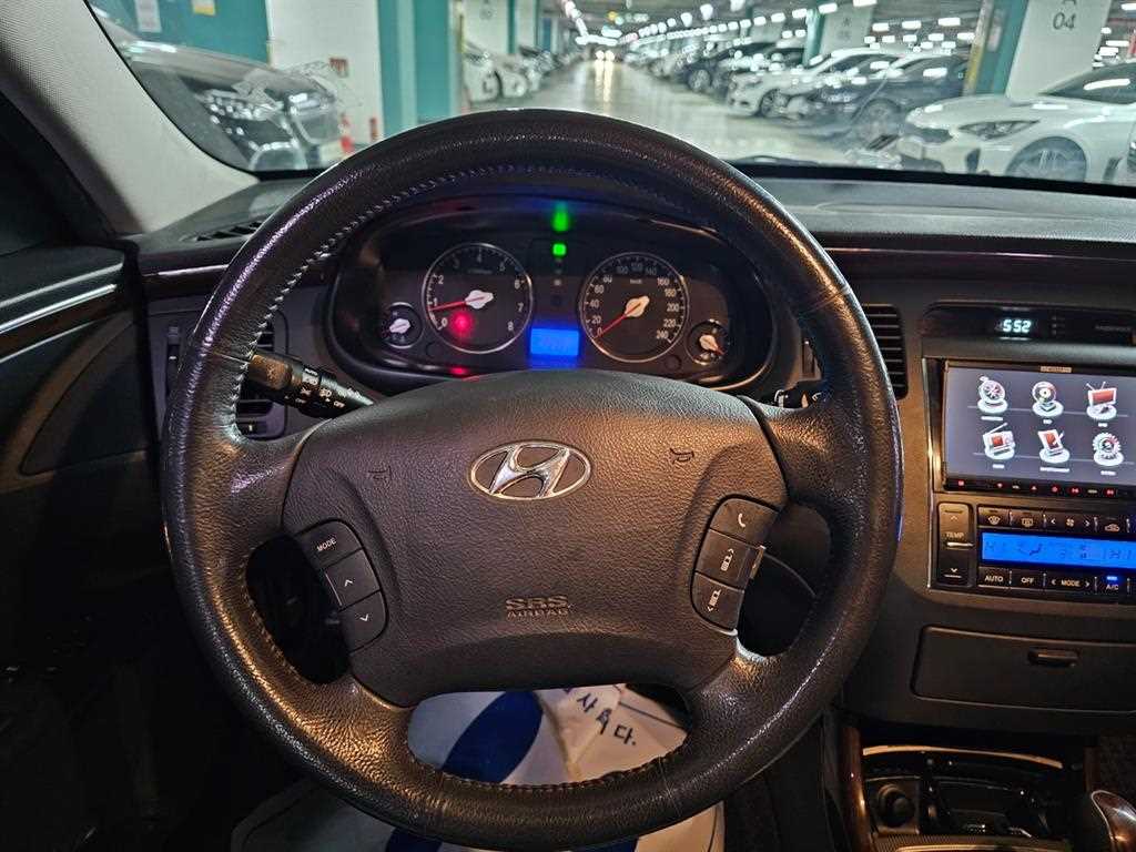 HYUNDAI Grandeur - Vista 9