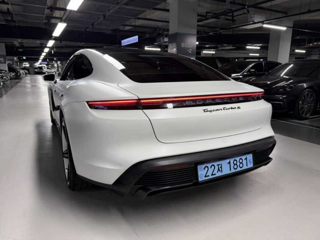 Porsche Taycan - Vista 4