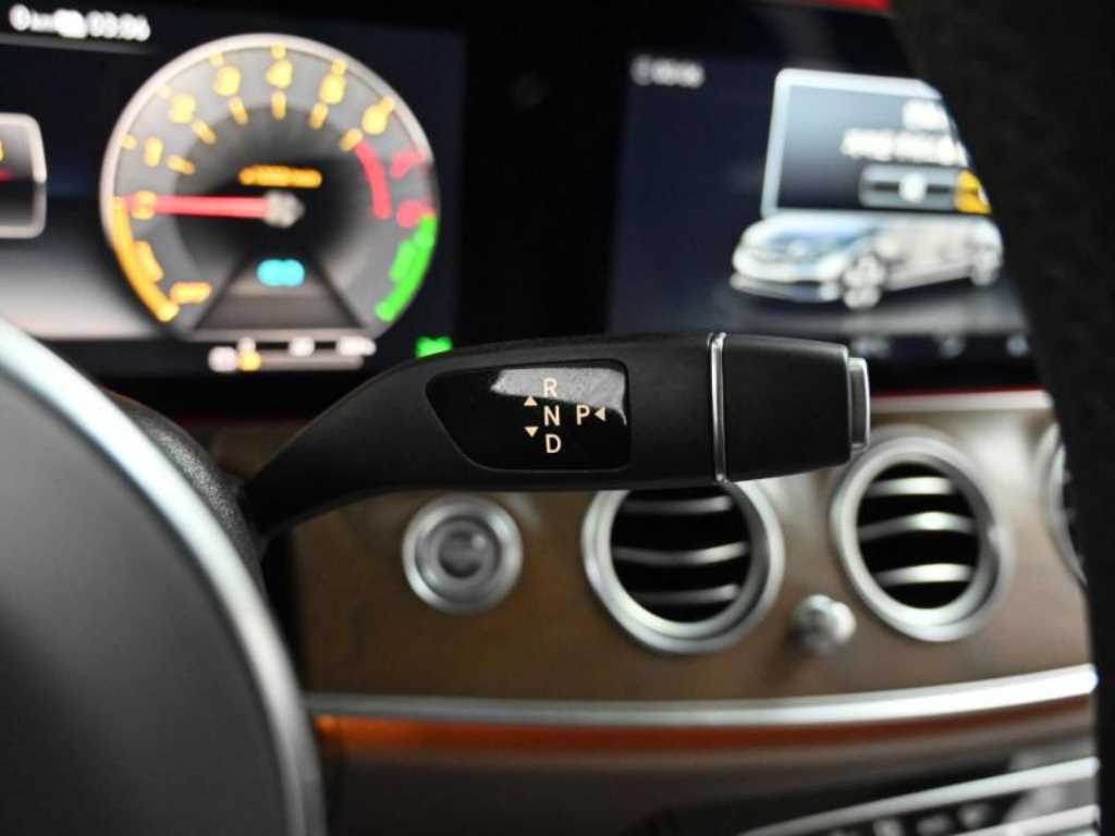 Mercedes Benz E class - Vista 9