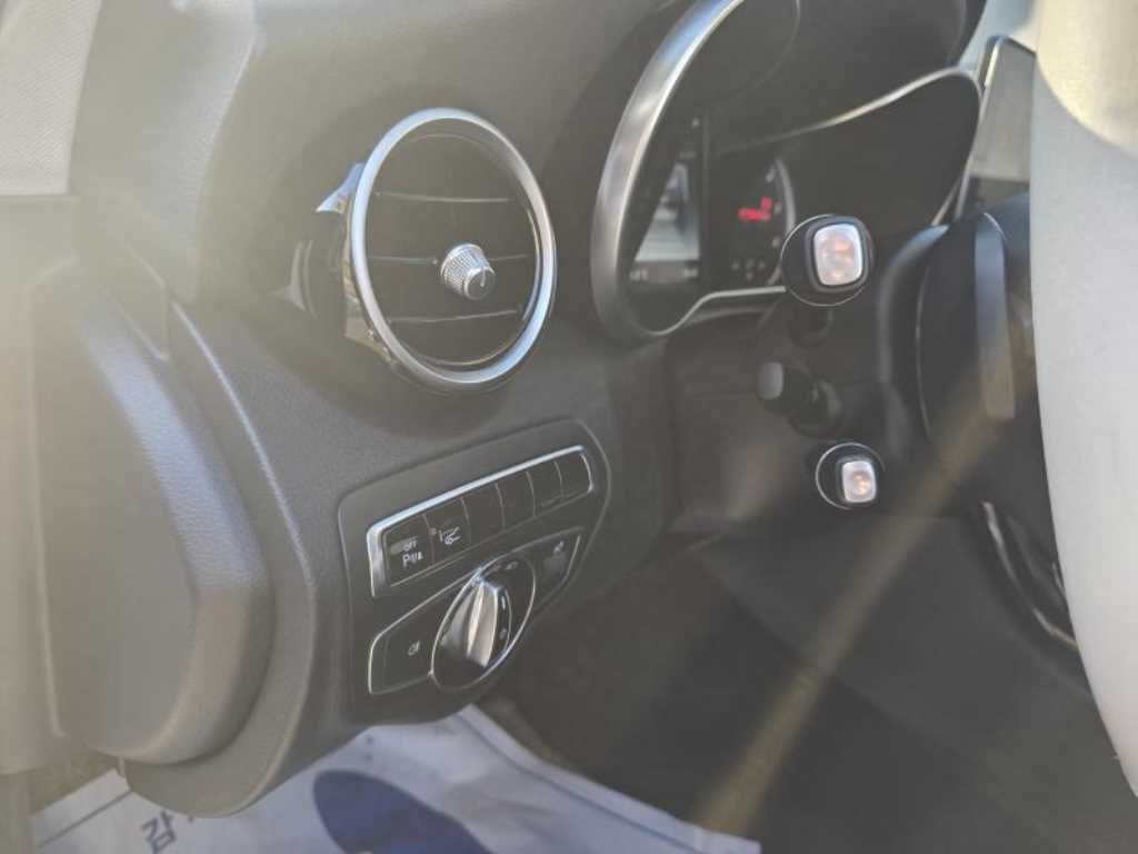 Mercedes Benz C Class - Vista 11