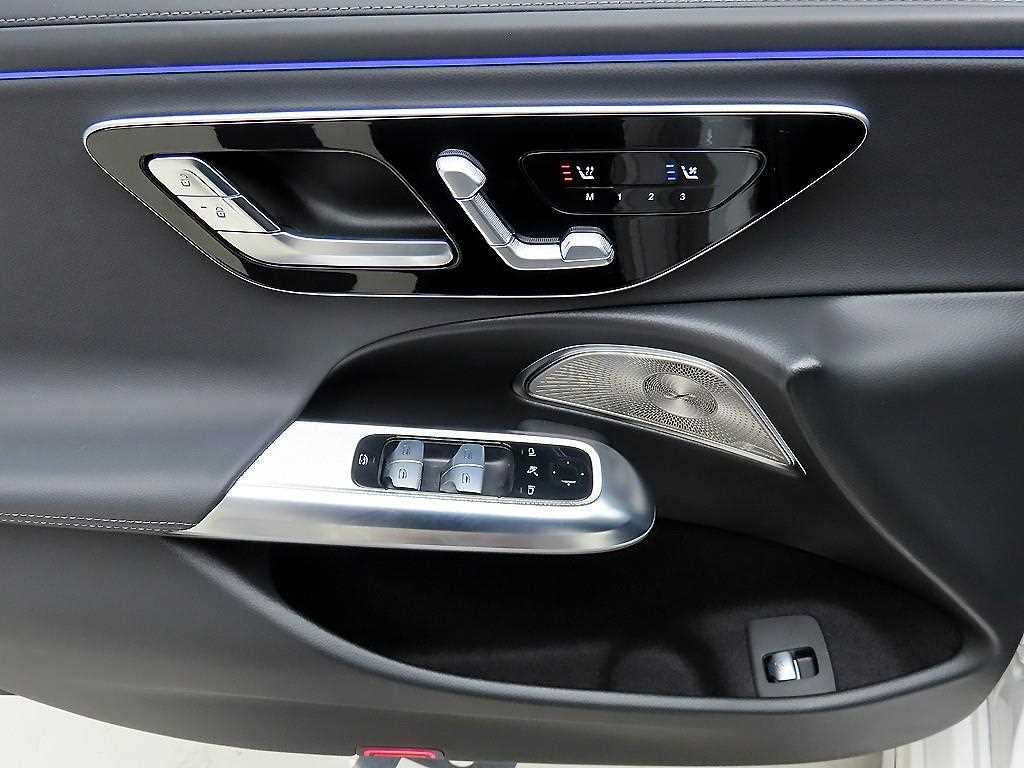 Mercedes Benz E class - Vista 11