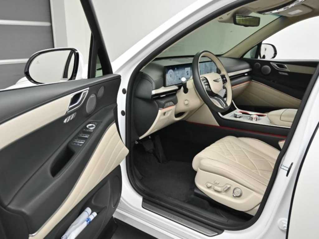 Genesis GV80 - Vista 11