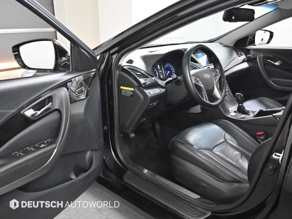 HYUNDAI Grandeur - Vista 11