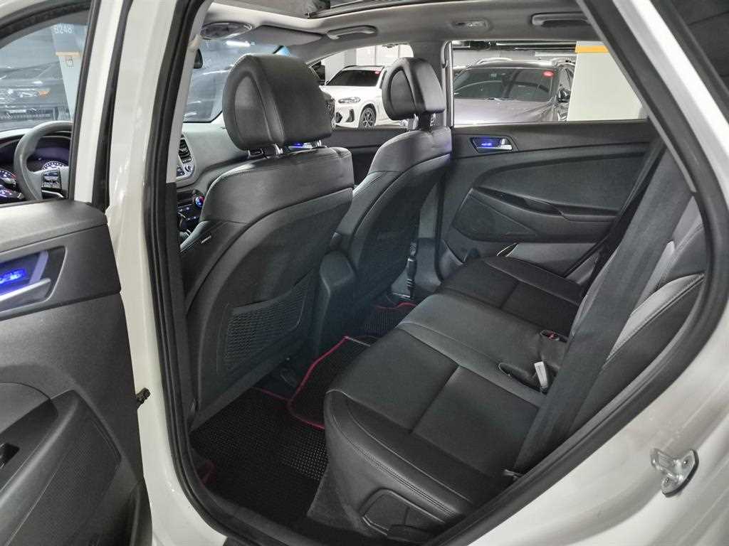 HYUNDAI Tucson - Vista 10